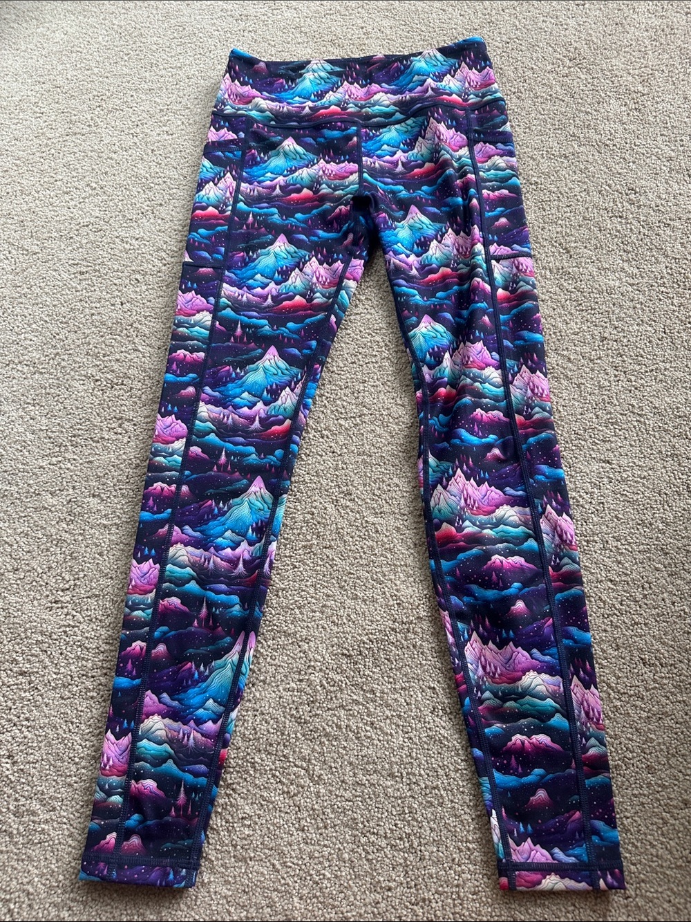 Constantly varied gear leggings